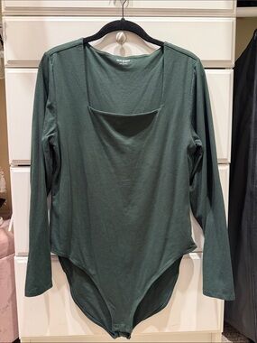 Old Navy Women's Dark Green Long-Sleeve Scoop Neck Bodysuit